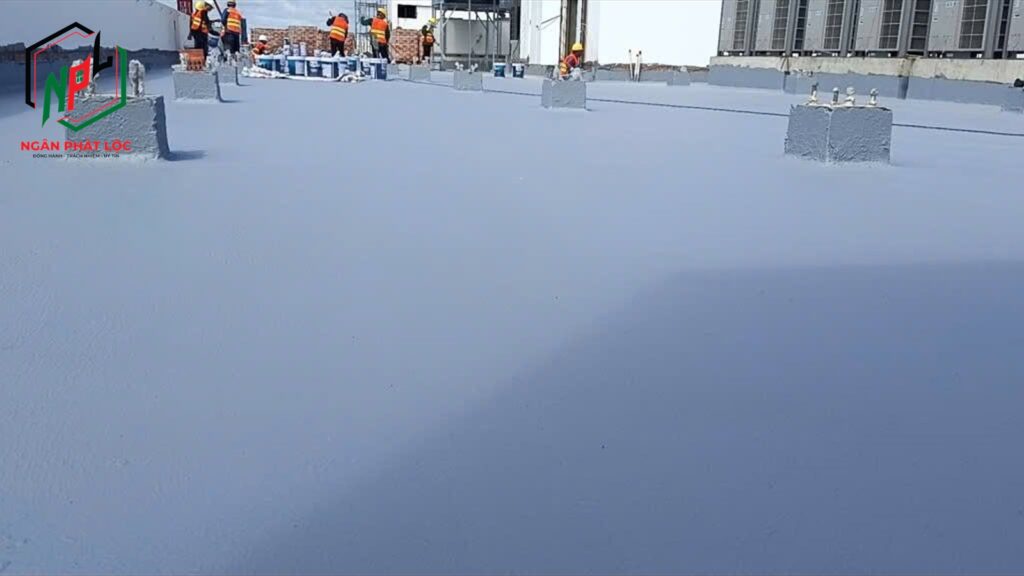 bề mặt sàn mái sân thượng lộ thiên sau khi hoàn thiện lớp chống thấm Polyurethane láng mịn không đọng nước